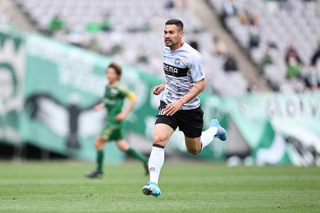 胡金秋27+13赵岩昊21分 广厦终结青岛4连胜